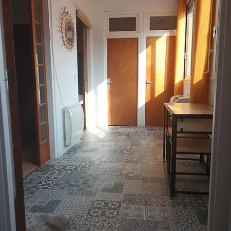 Gite D'etape Chez Meme Germaine בית אירוח